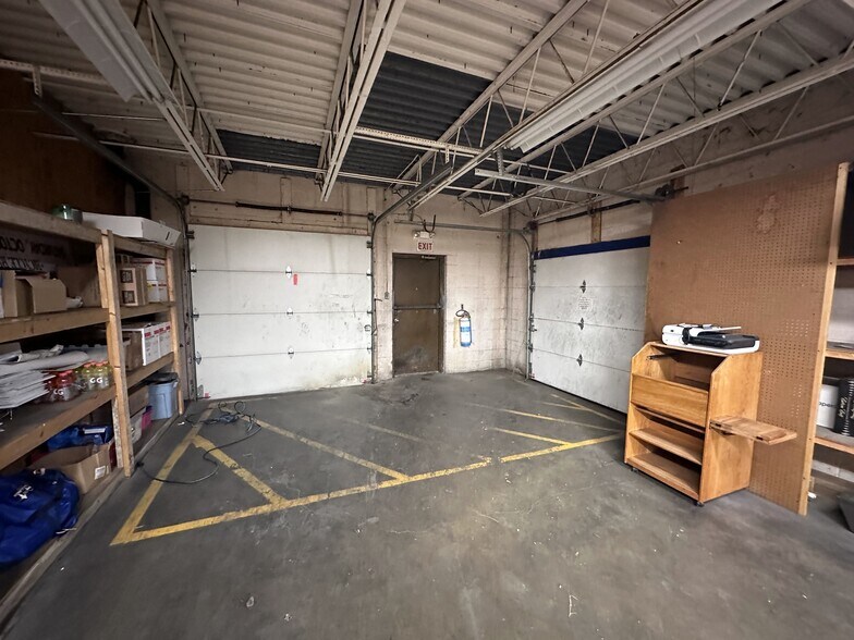 More Photos Of 205 S New Madrid St, Sikeston Light Manufacturing For Sale