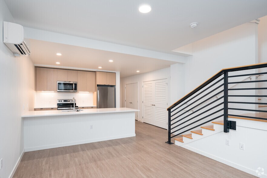 More Photos Of 2309 S Jackson St, Seattle Apartments For Lease