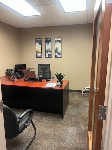 More Photos Of 100 Bradford Rd, Wexford Medical For Lease