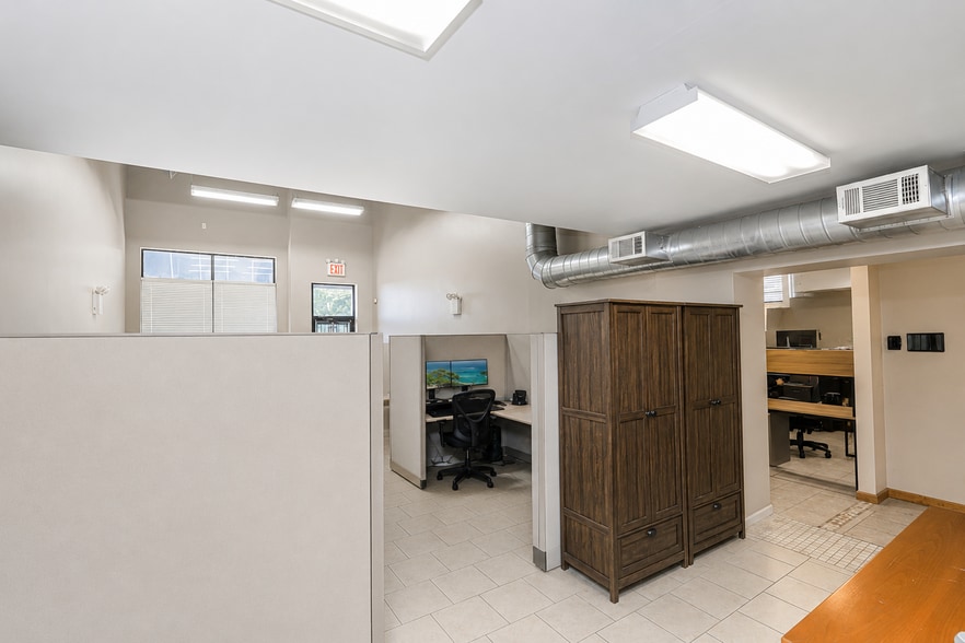 More Photos Of 2842 Richmond Ter, Staten Island Office For Sale