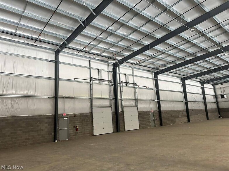 More Photos Of 200 8th St, Chester Warehouse For Lease
