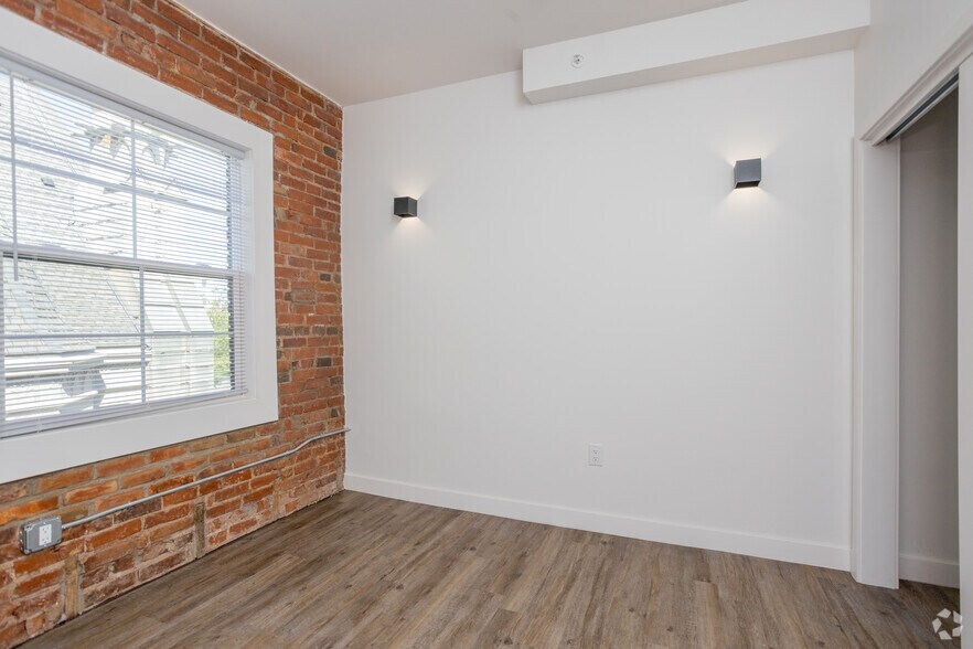 More Photos Of 595 E Broad St, Columbus Apartments For Sale