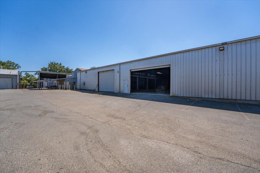 More Photos Of 3308 Cyclone Ct, Cottonwood Warehouse For Lease