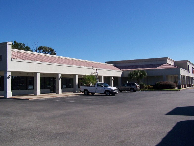 More Photos Of 630 Skylark Dr, Charleston Unknown For Lease