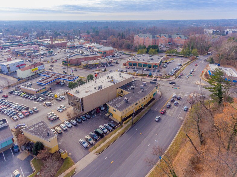 More Photos Of 1517 Reisterstown Rd, Pikesville Coworking Space