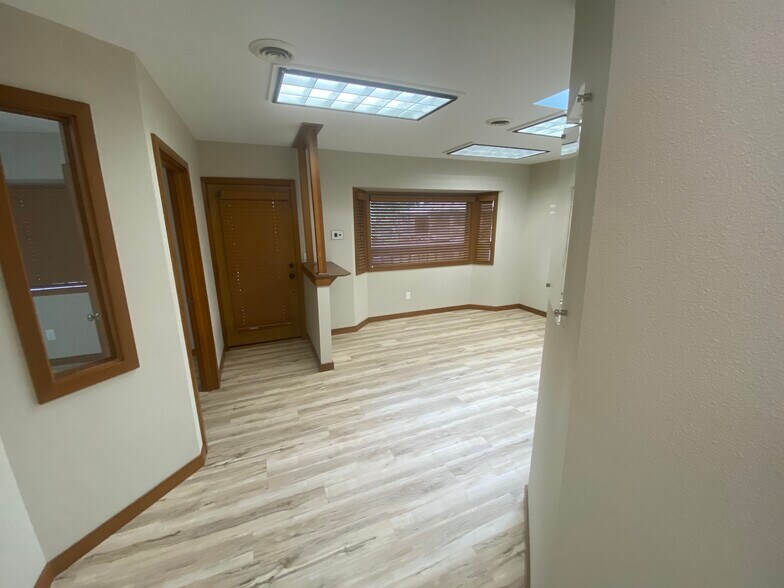 More Photos Of 315 39th Ave SW, Puyallup Office For Lease