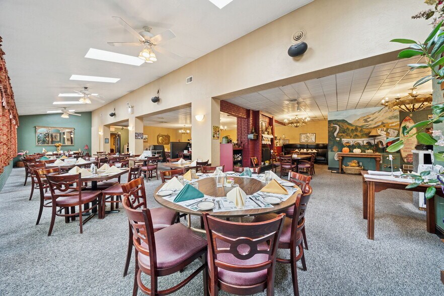 More Photos Of 951 Old Frankstown Rd, Pittsburgh Restaurant For Sale