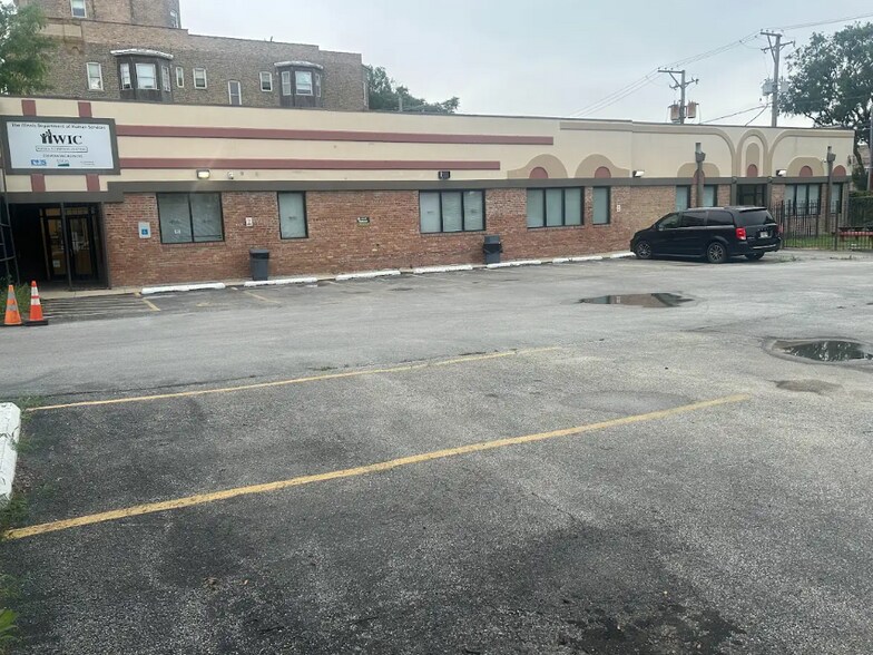 More Photos Of 416 E 43rd St, Chicago Convenience Store For Lease