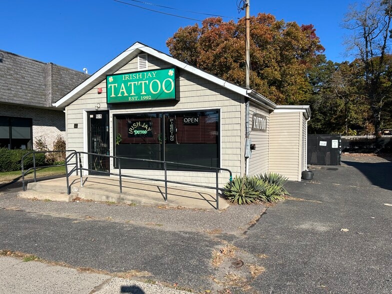 More Photos Of 931 Rt-25a, Miller Place Freestanding For Sale