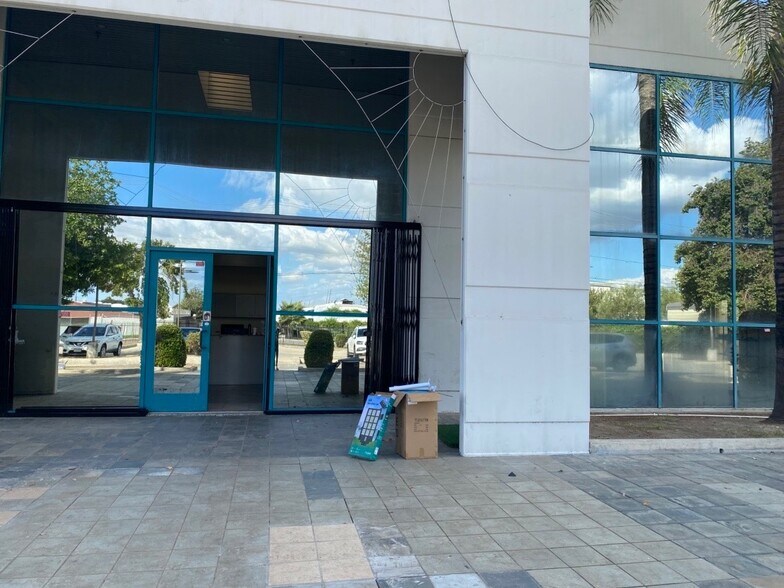 More Photos Of 207-211 Erie St, Pomona Warehouse For Lease