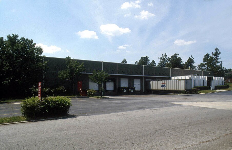 More Photos Of 5665 New Peachtree Rd, Chamblee Warehouse For Lease