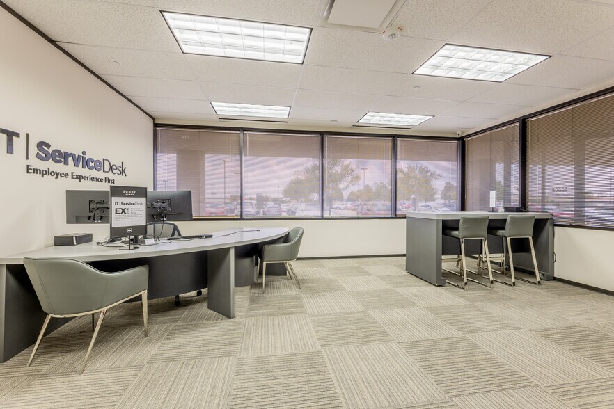 More Photos Of 9000 Gulf Fwy, Houston Office For Lease