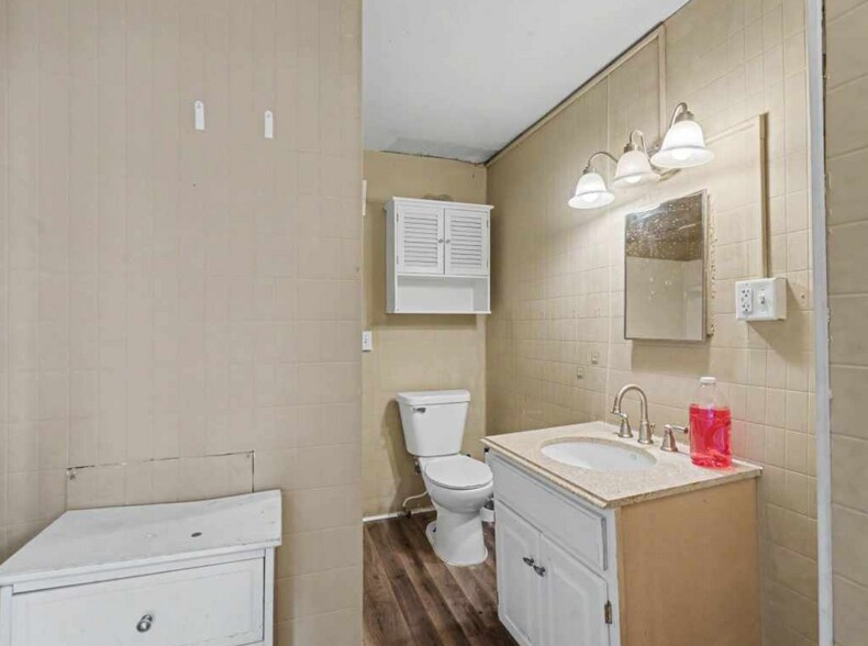 More Photos Of 518 Central Ave, Lester Prairie Storefront Retail Residential For Sale