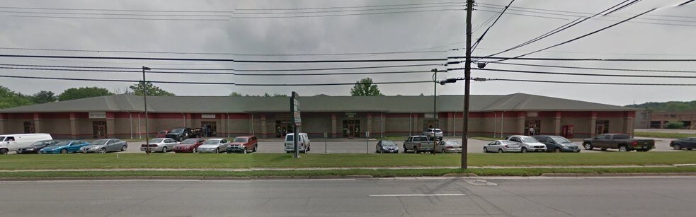 More Photos Of 603-643 N Meridian Rd, Youngstown Showroom For Lease