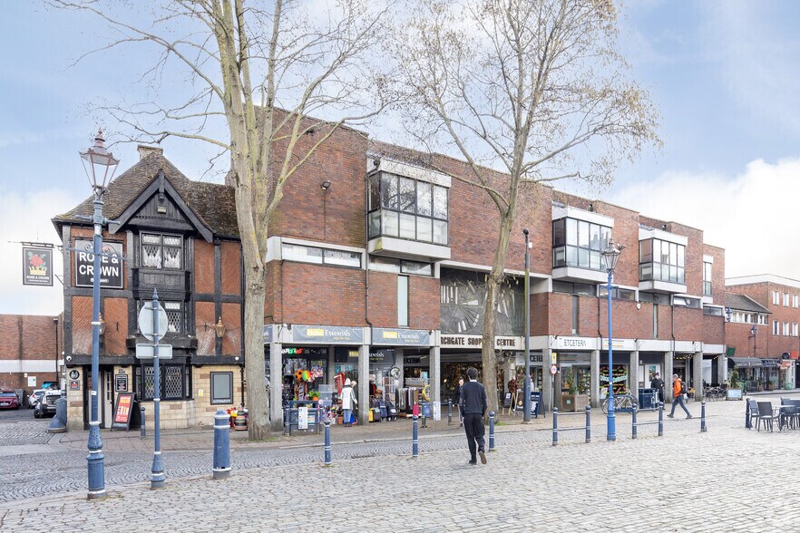 Primary Photo Of Churchgate, Hitchin Storefront For Lease