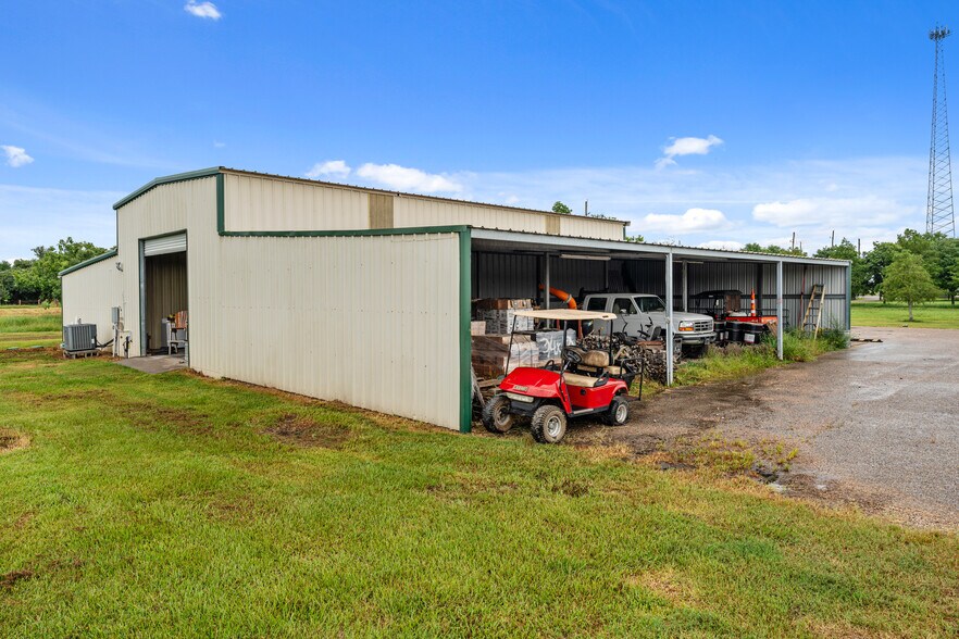More Photos Of 23111 FM 1462 Rd, Damon Land For Sale