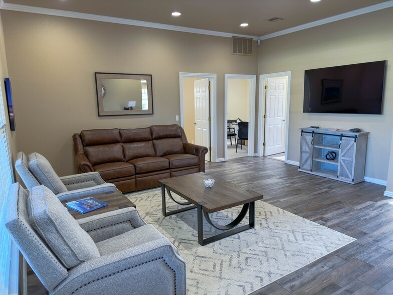 More Photos Of 8813 N 145th East Ave, Owasso Office Residential For Sale