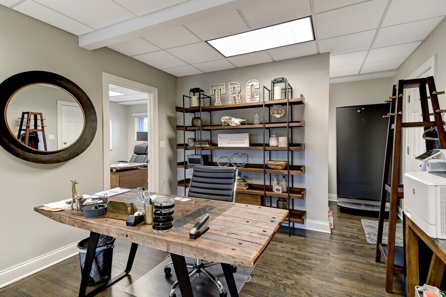 More Photos Of 103 E Ogden Ave, Clarendon Hills Office For Sale