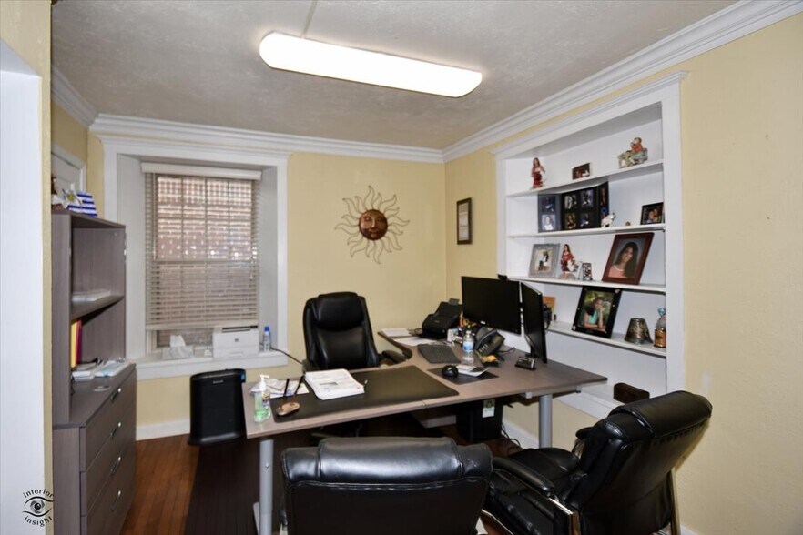 More Photos Of 1155 S Washington St, Naperville Loft Creative Space For Lease