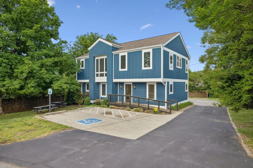 More Photos Of 2831 Azalea Pl, Nashville Office Residential For Lease
