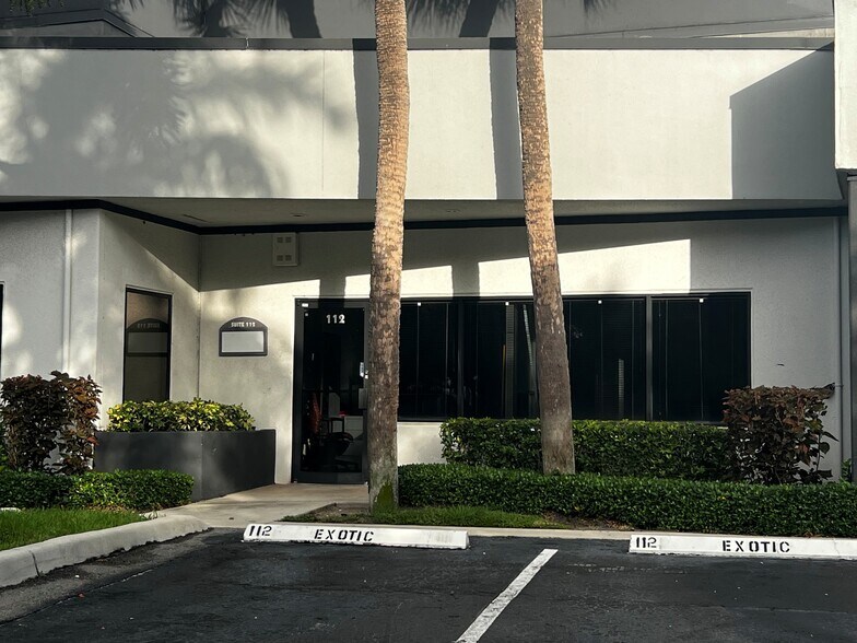 More Photos Of 1239 E Newport Center Dr, Deerfield Beach Office For Sale
