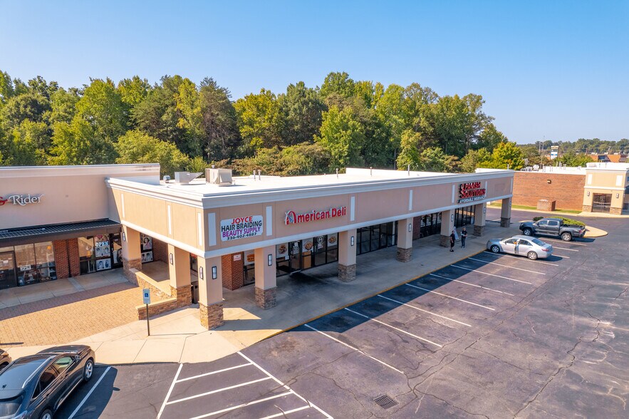 More Photos Of 5529-5559 W Market St, Greensboro Storefront For Lease