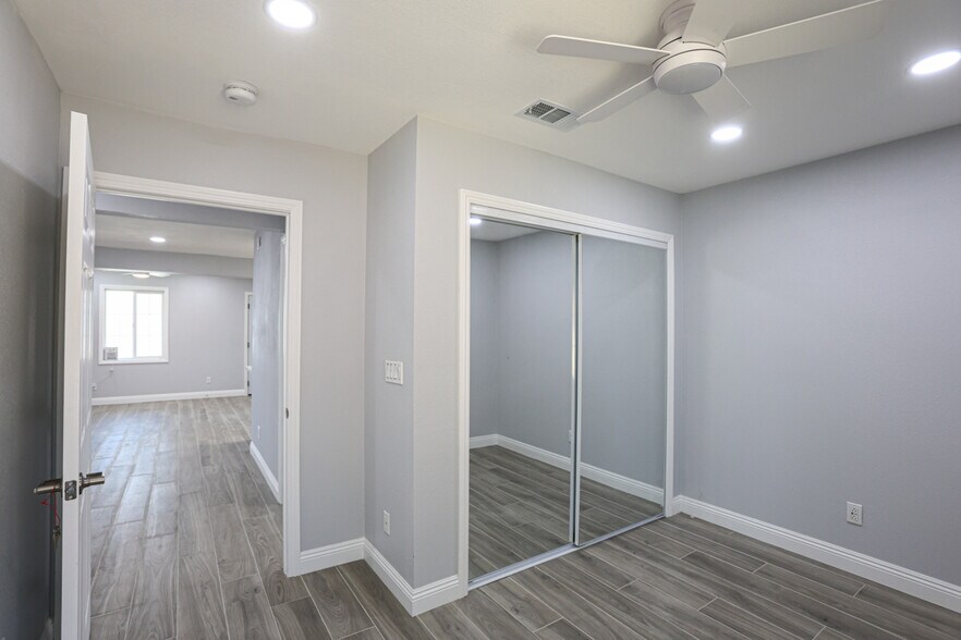 More Photos Of 2117-2119 E 7th St, Long Beach Storefront Retail Residential For Sale