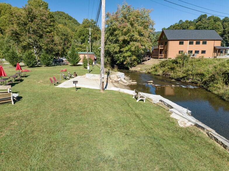 More Photos Of 125 Tee Pee Dr, Whittier Hotel For Sale