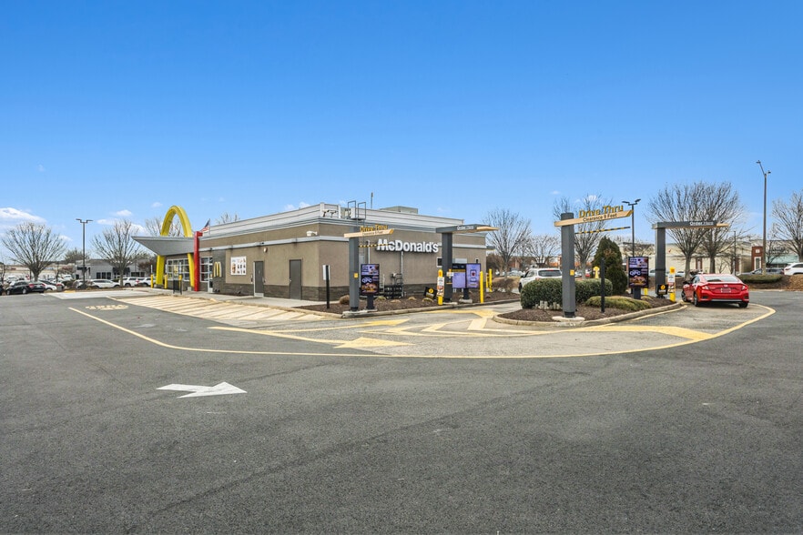 More Photos Of 1701 Carl D. Silver Pky, Fredericksburg Fast Food For Sale