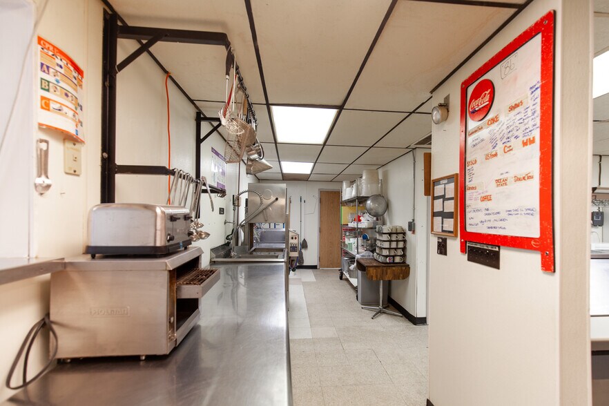 More Photos Of 1068-1078 Route 28, South Yarmouth Freestanding For Lease