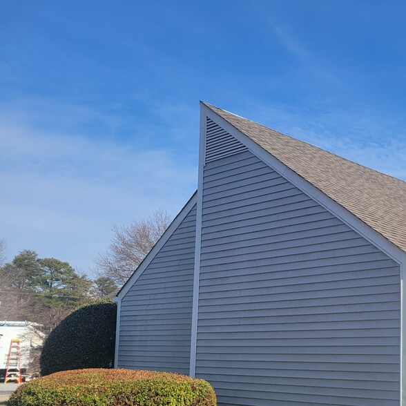 More Photos Of 710 Denbigh Blvd, Newport News Office For Sale
