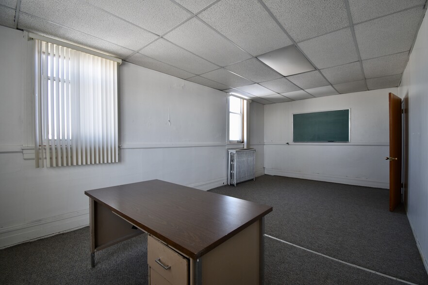 More Photos Of 5646 Lawton St, Detroit Religious Facility For Sale