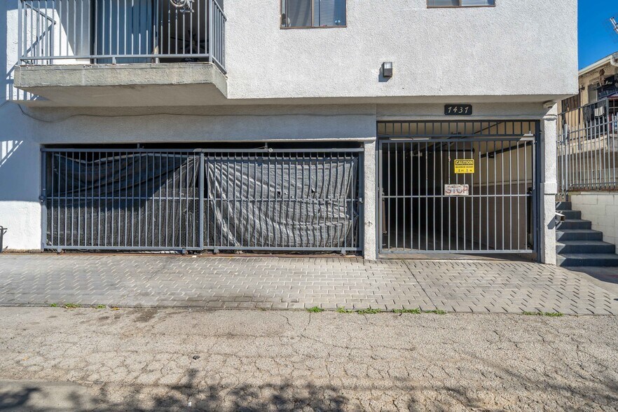 More Photos Of 7437 Haskell Ave, Van Nuys Apartments For Sale