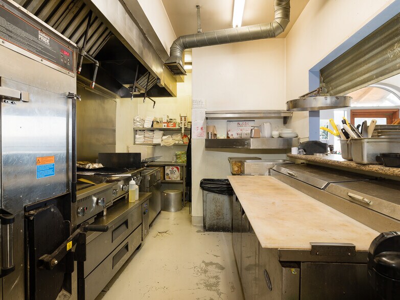 More Photos Of 409 E Grand Ave, El Segundo Storefront Retail Residential For Sale