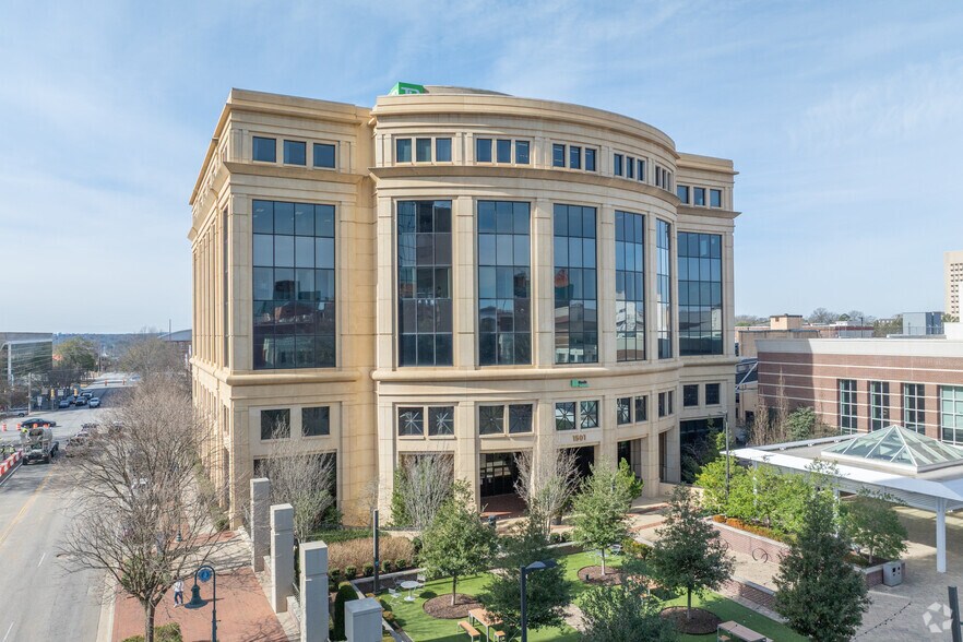 More Photos Of 1501 Main St, Columbia Coworking Space