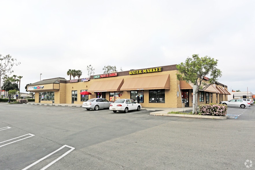 More Photos Of 7011 Warner Ave, Huntington Beach General Retail For Lease