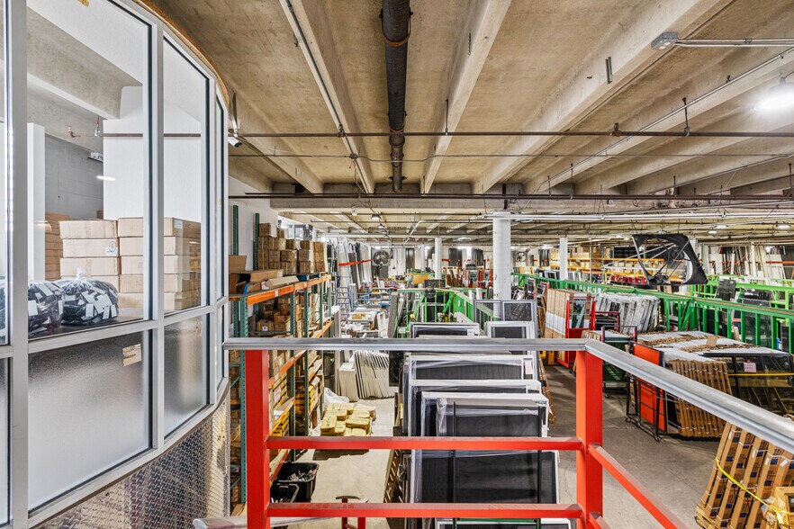 More Photos Of 3320-3350 W 17th Ct, Hialeah Manufacturing For Lease