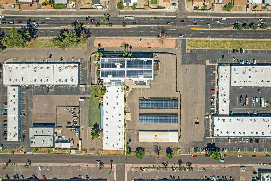 More Photos Of 3001 W Indian School Rd, Phoenix Office For Sale