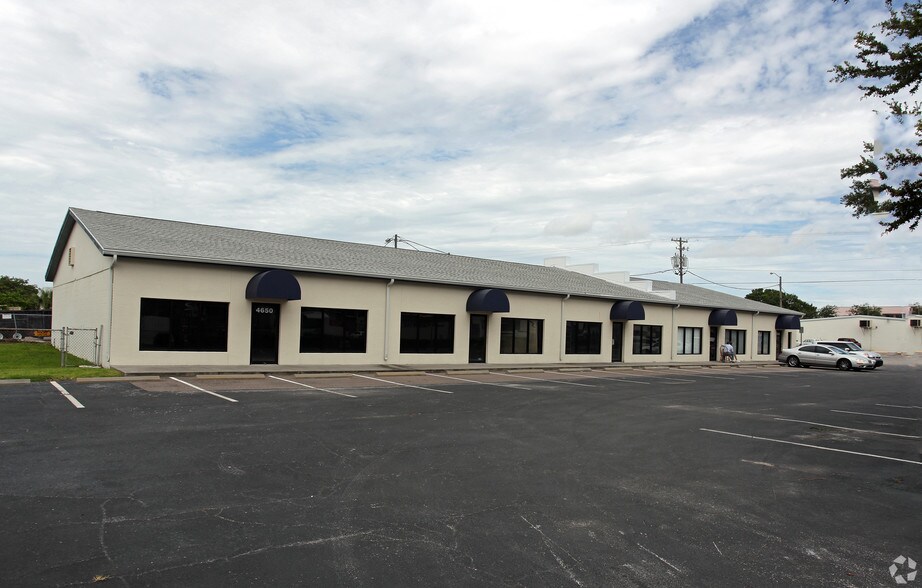 More Photos Of 4650-4666 28th St N, Saint Petersburg Warehouse For Lease