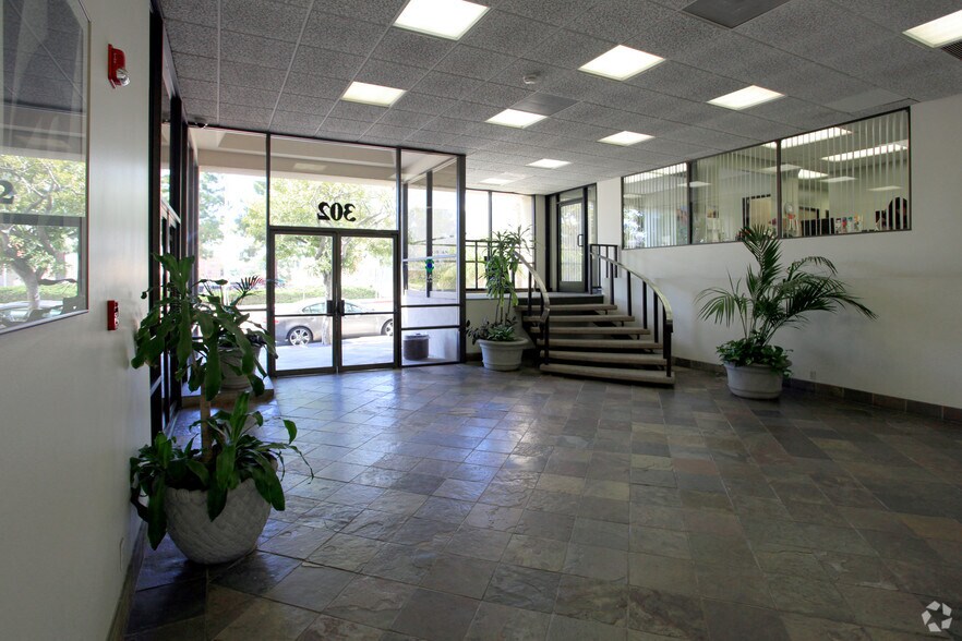 More Photos Of 302 W 5th St, San Pedro Office For Lease