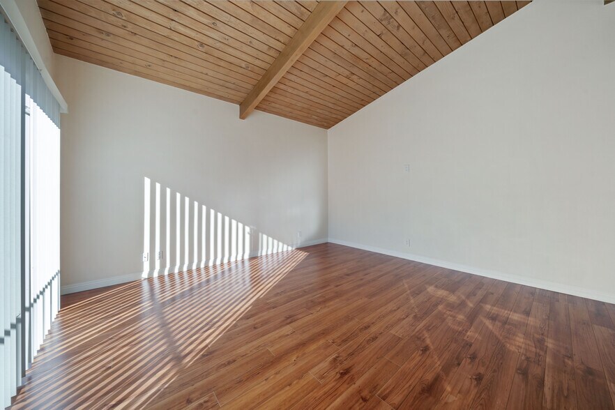 More Photos Of 2014-2016 Peyton Ave, Burbank Apartments For Sale