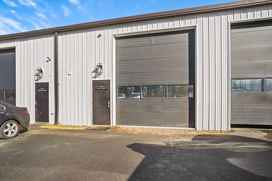 Primary Photo Of 77 S Main St, Newtown Warehouse For Lease
