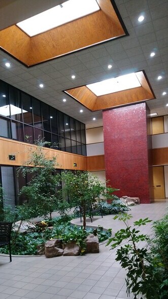 More Photos Of 10998 Wilcrest Dr, Houston Office For Lease