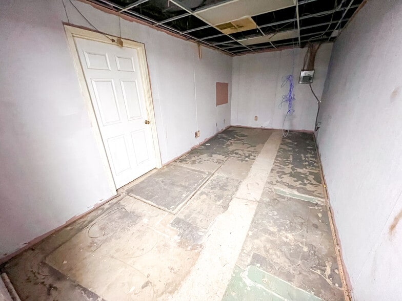 More Photos Of 3920 W Wall St, Midland Bowling Alley For Sale