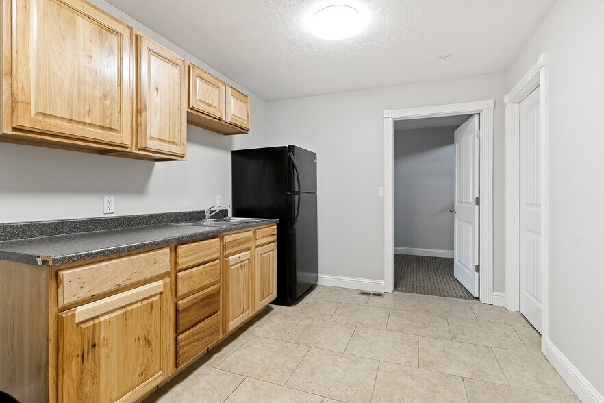 More Photos Of 910 W State St, Lehi Office For Sale