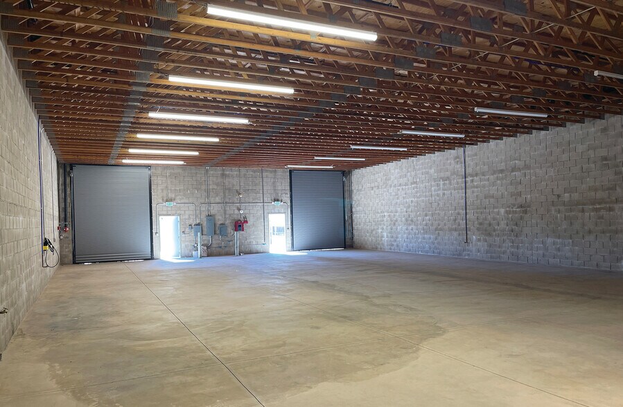 More Photos Of 12581 Branford St, Pacoima Manufacturing For Sale