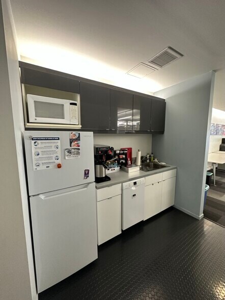More Photos Of 416-424 Waverley St, Palo Alto Medical For Lease
