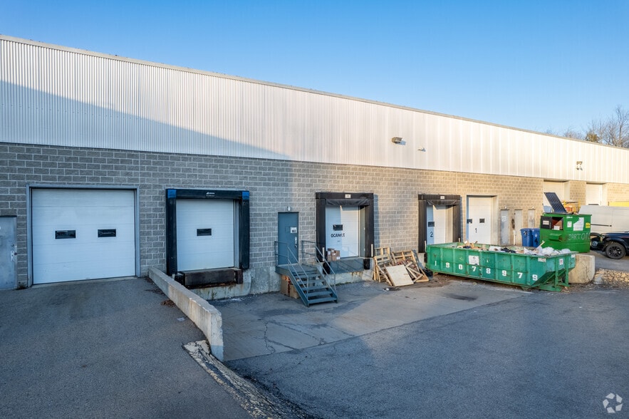 More Photos Of 30 Rue Émilien-Marcoux, Blainville Warehouse For Sale