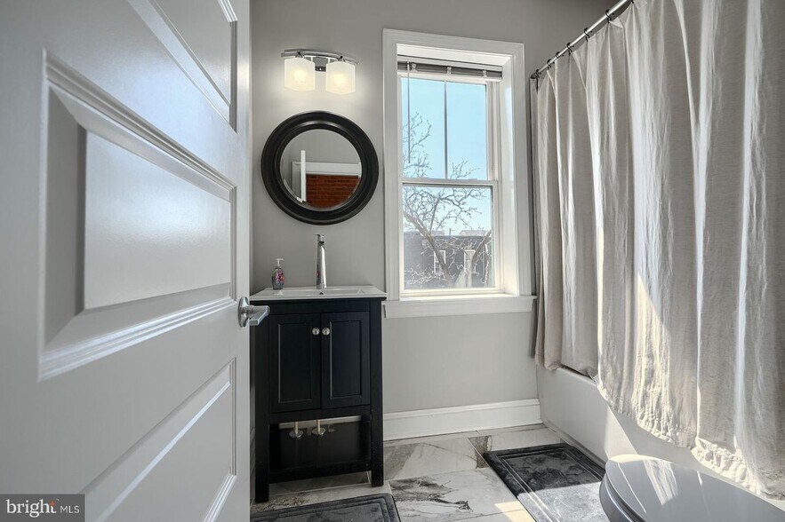 More Photos Of 635 E Fort Ave, Baltimore Specialty For Sale