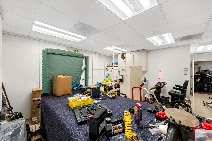 More Photos Of 103 E Stetson Ave, Hemet Bank For Sale